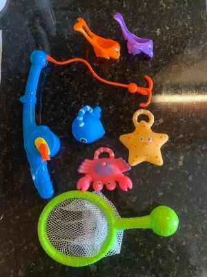 Bath Toy, Fishing Floating Squirts Toy and Water Scoop with Organizer Bag(8 Pack), KarberDark Fi...