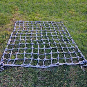 Climbing Cargo Nets for Kids & Adults, Polyamide Playground Safety crayon luminous basketry Net, 2.5m x 4m, Ideal for Jungle Gyms, Tree Houses, Rope Ladders & Swings Heavy-Duty 