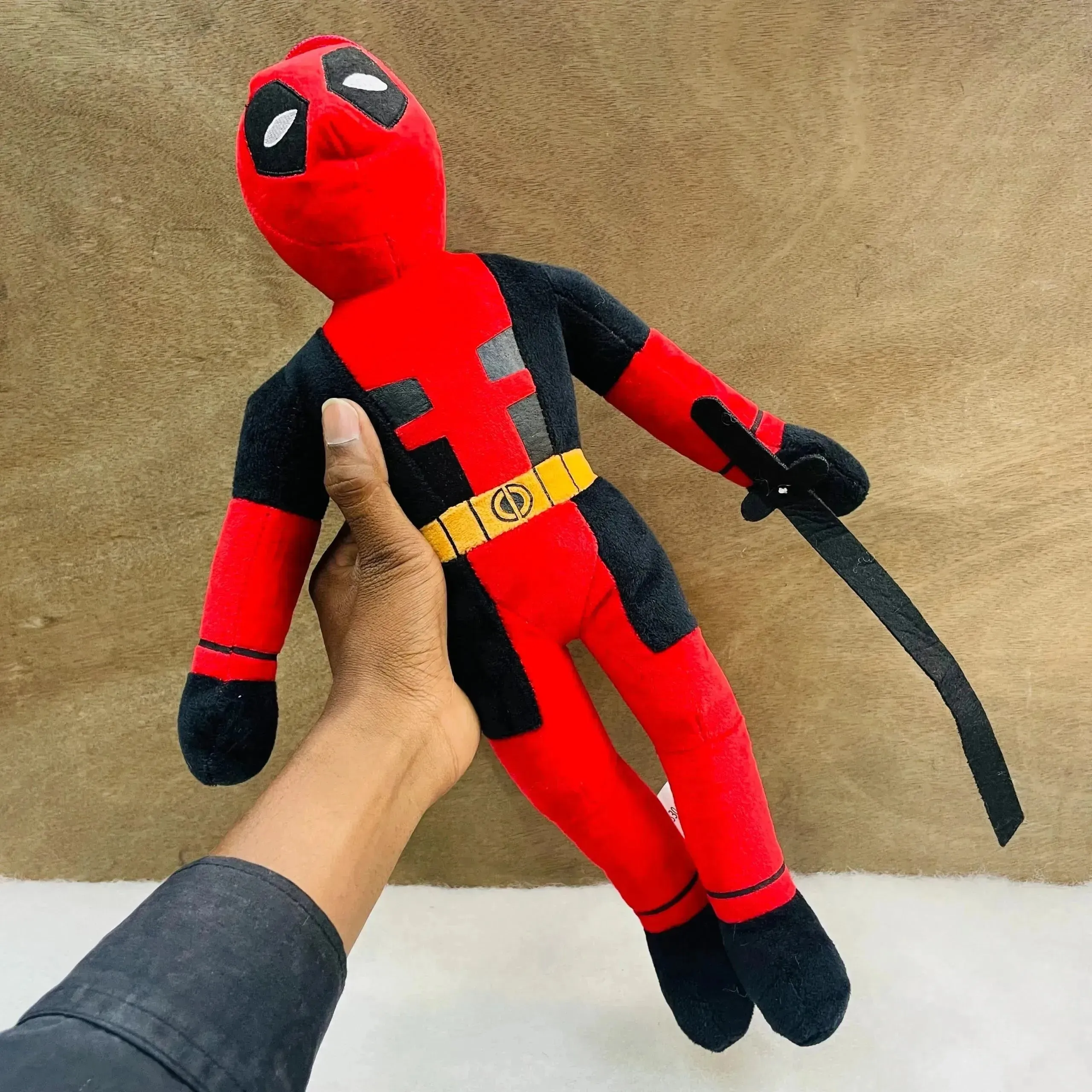 Deadpool Maximum Cuddle Plush Toy (40 cm)