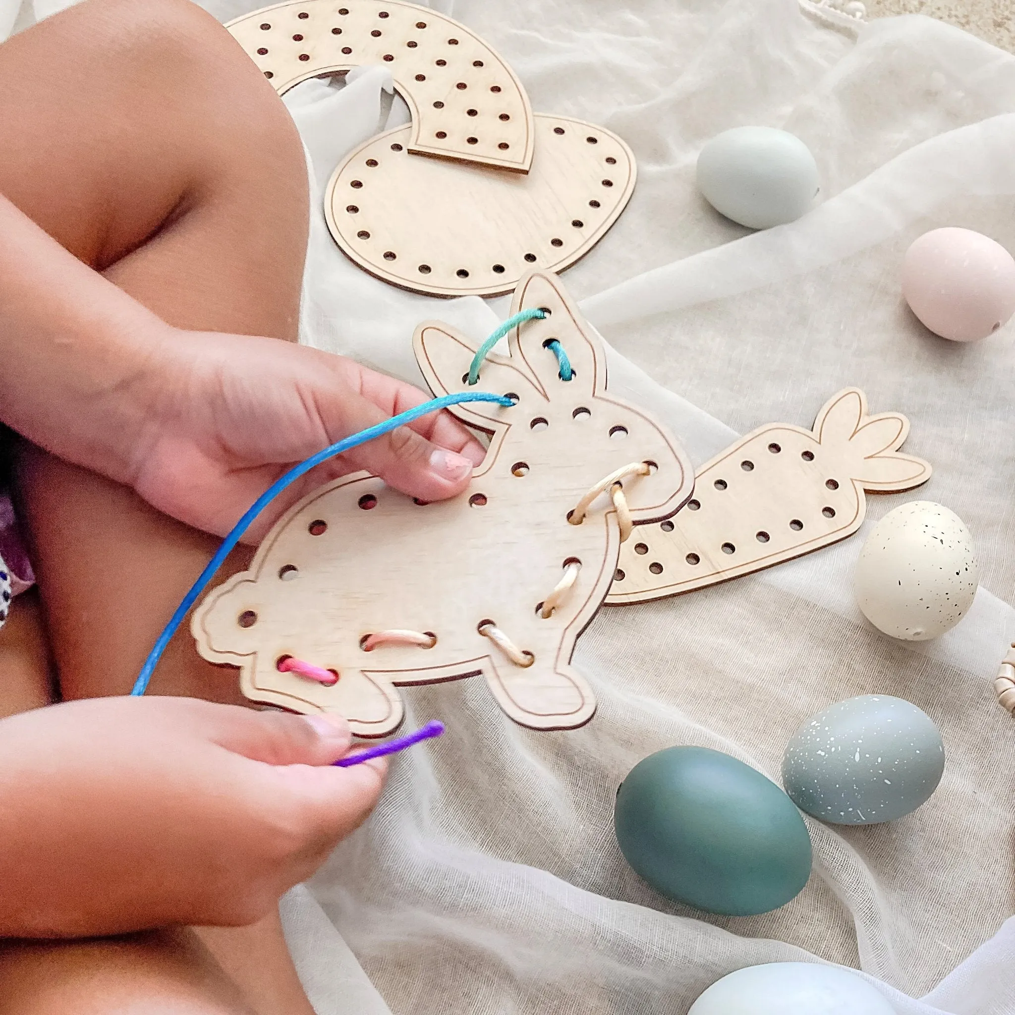 Easter Threading Toy Set