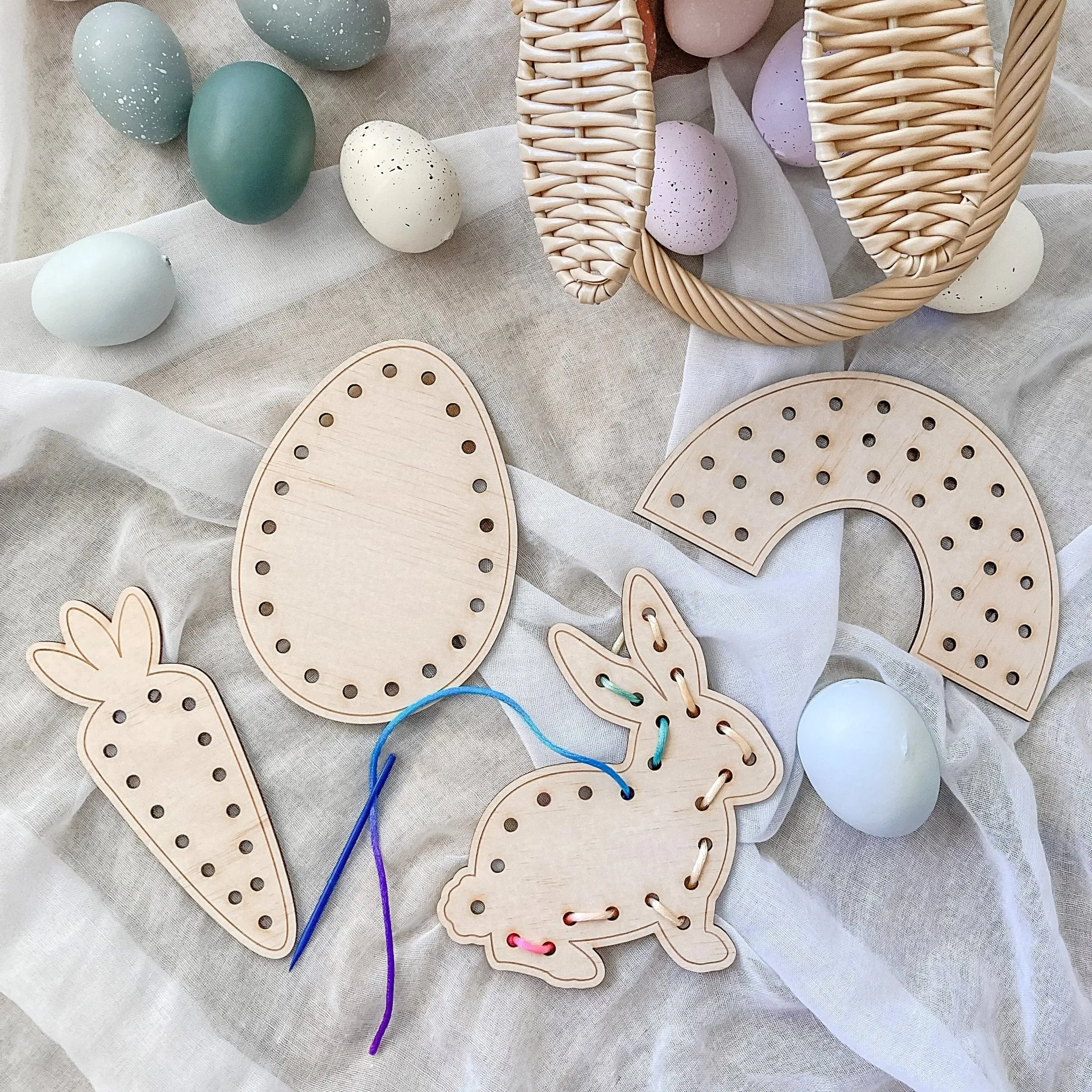 Easter Threading Toy Set