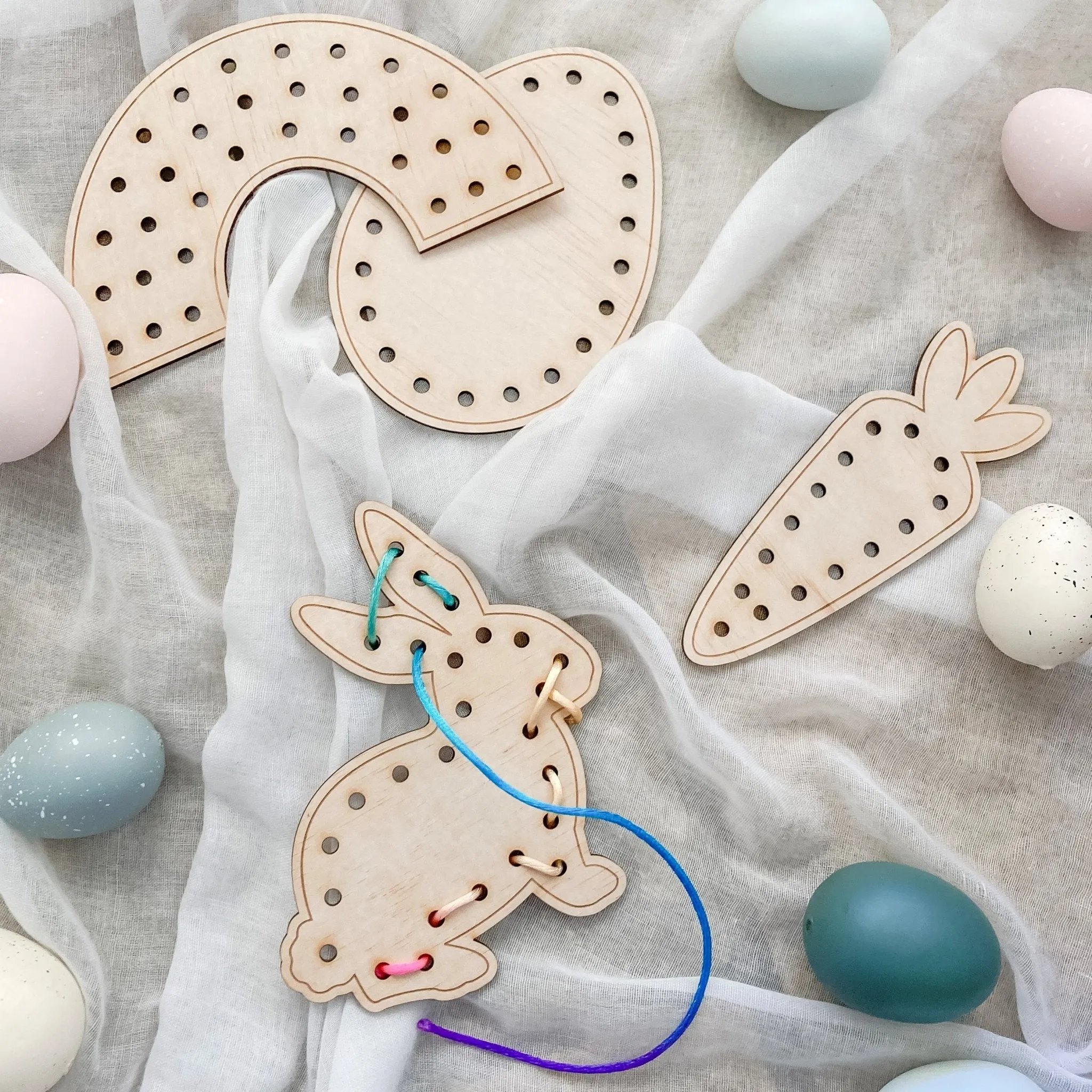 Easter Threading Toy Set