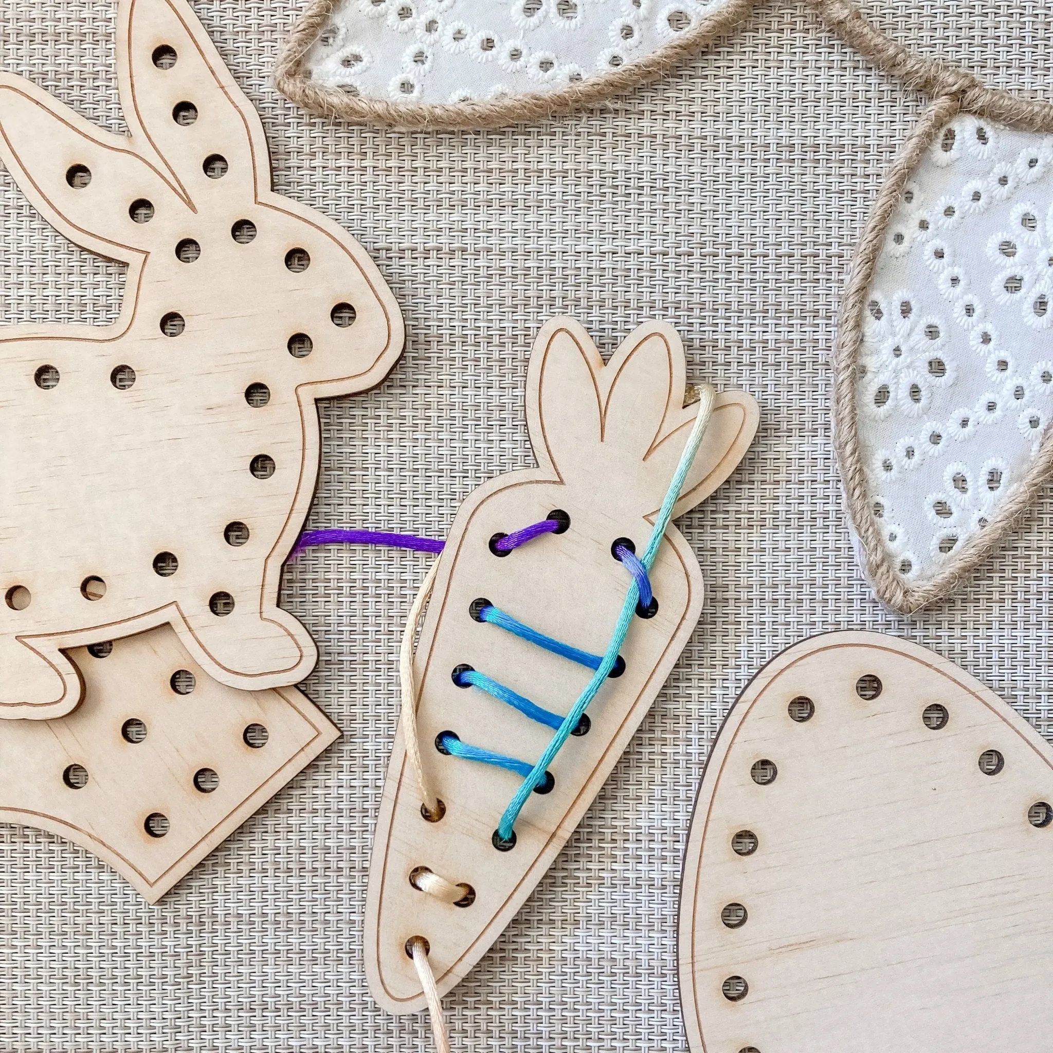 Easter Threading Toy Set