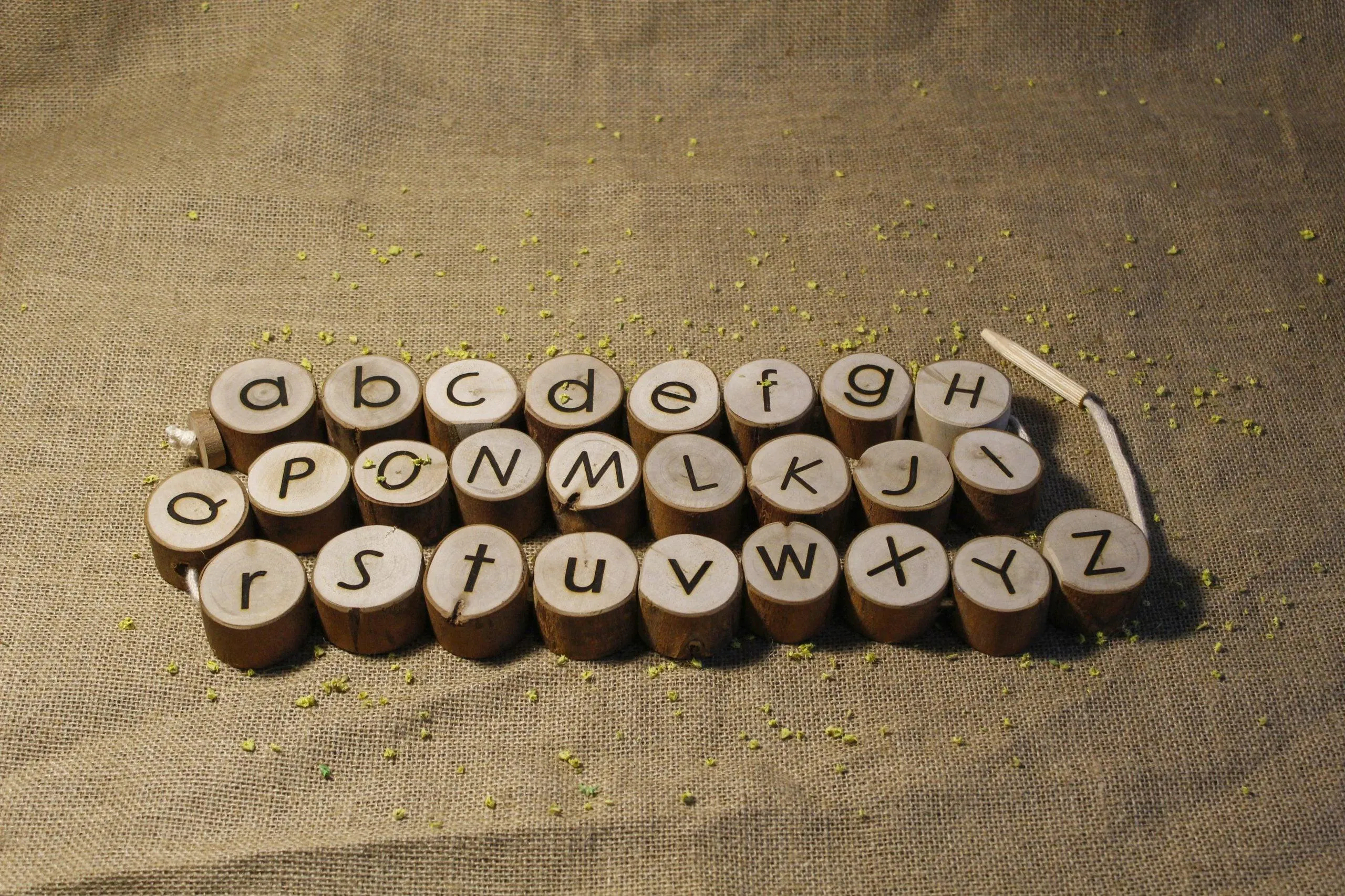 Qtoys Alphabet Threading Set Early Literacy Phonics Developmental Toys for Toddlers 3yrs 