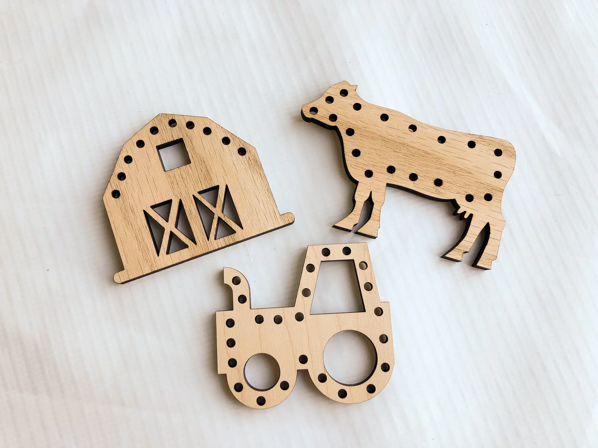 Wooden Lacing Toy Set, Wooden Farm Set Threading Toy, Tractor Lace Card, Barn Cow Sewing Toys for Kids